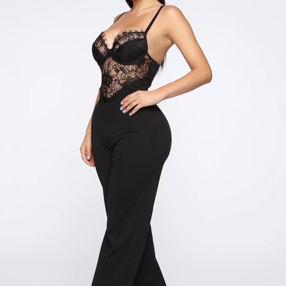 Give me a hint lace jumpsuit fashion nova size L - Picture 3 of 9